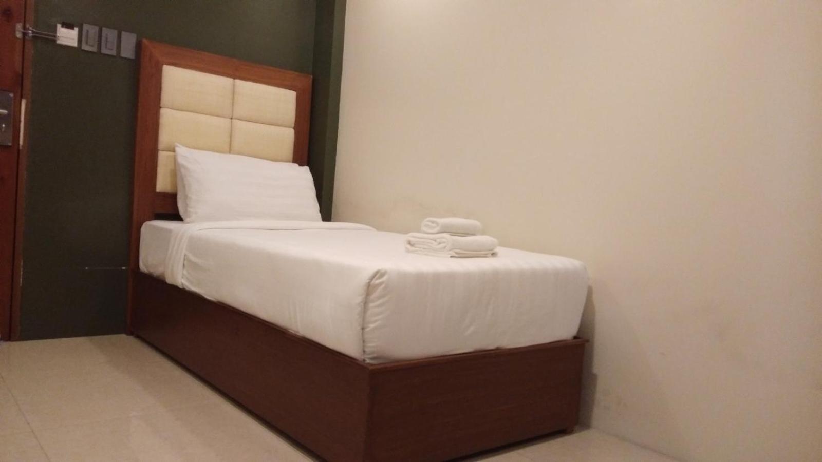 Daraga  Hotel Herencia 625 מראה חיצוני תמונה
